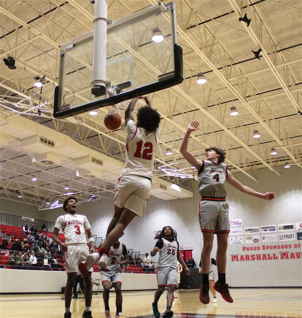 Marshall boys avoid Texas High comeback, take win over Tigers